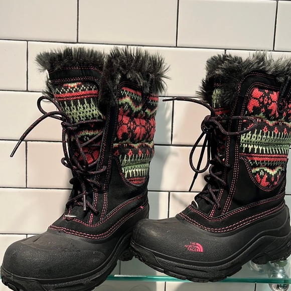 The North Face Shoes - THE NORTH FACE SHELLISTA LACE NOVELTY WINTER BOOT GIRLS' or Womens size 5